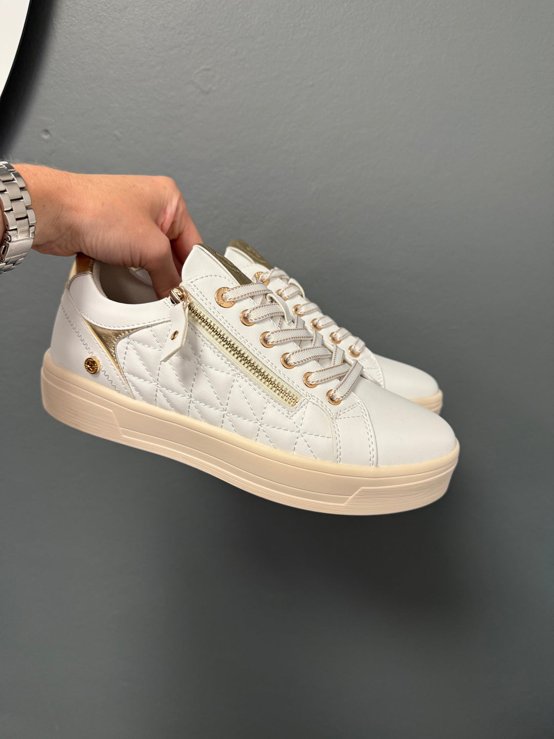 Xti Zip Detail Trainers - White
