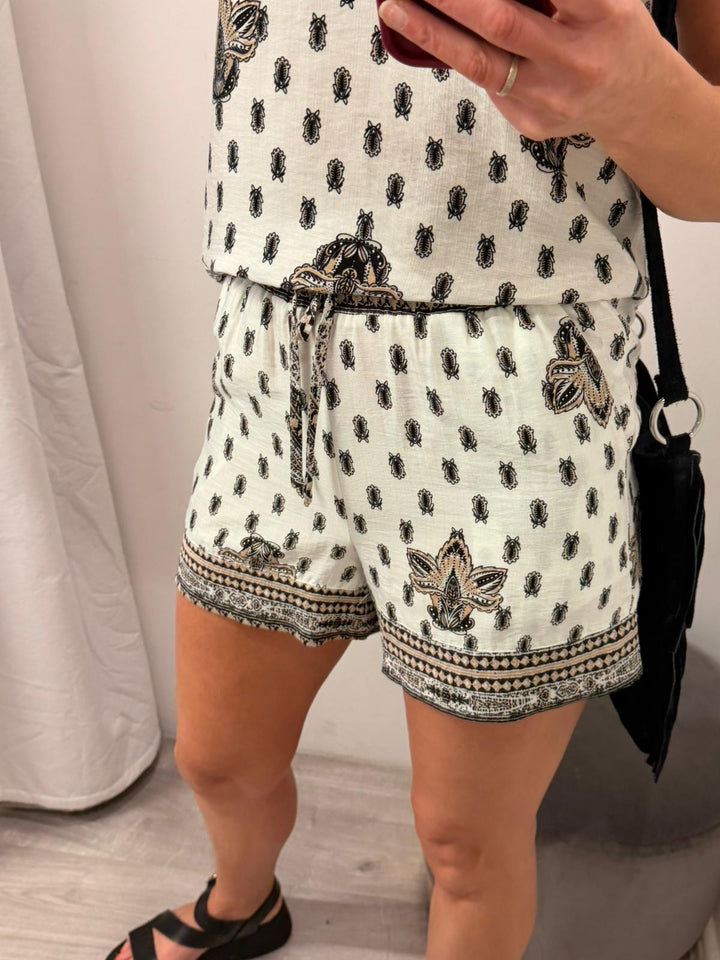 Ikaia Boho Shorts