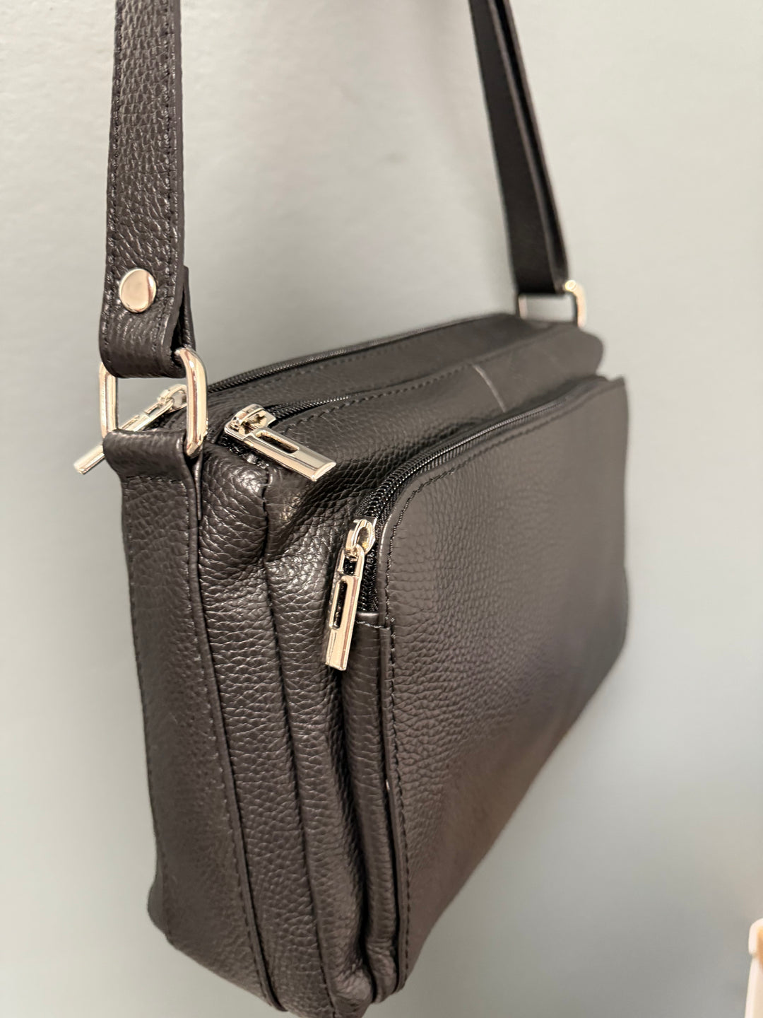 Anya Leather Bag - Black
