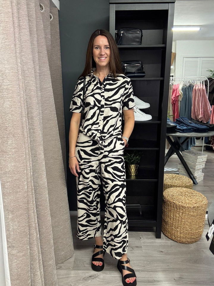 Linno Cropped Pants - Graphic Animal