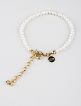 Load image into Gallery viewer, Joslyn Bracelet – Gold Plated/Freshwater Pearl
