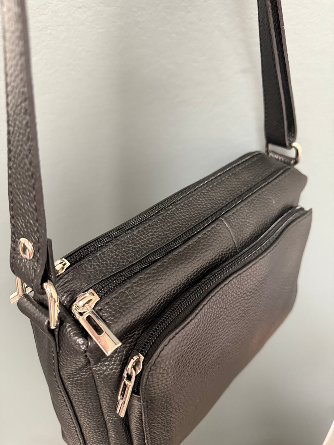 Anya Leather Bag - Black