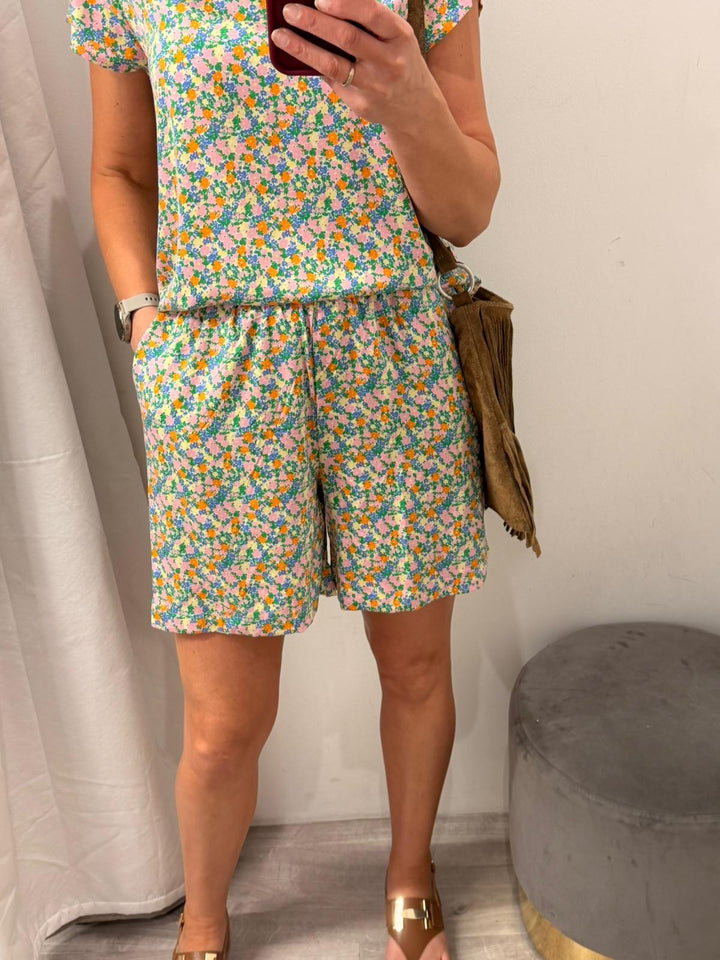 Aya Shorts - Multi Flower