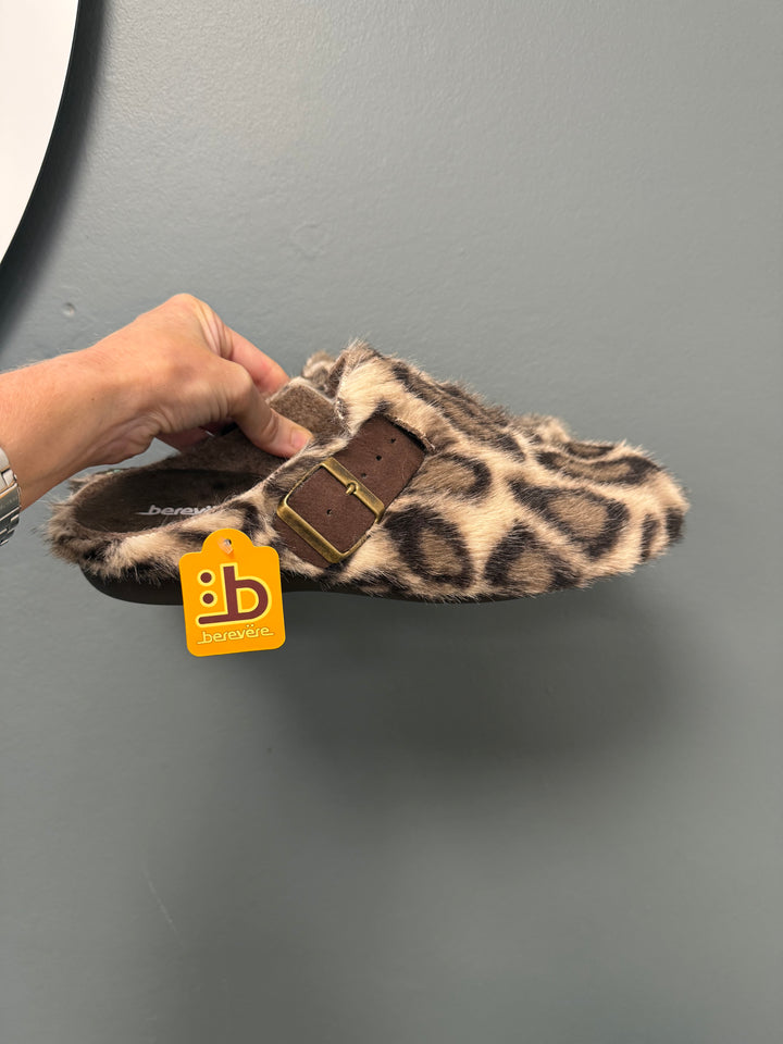 Berevere Slippers - Leopard Buckle