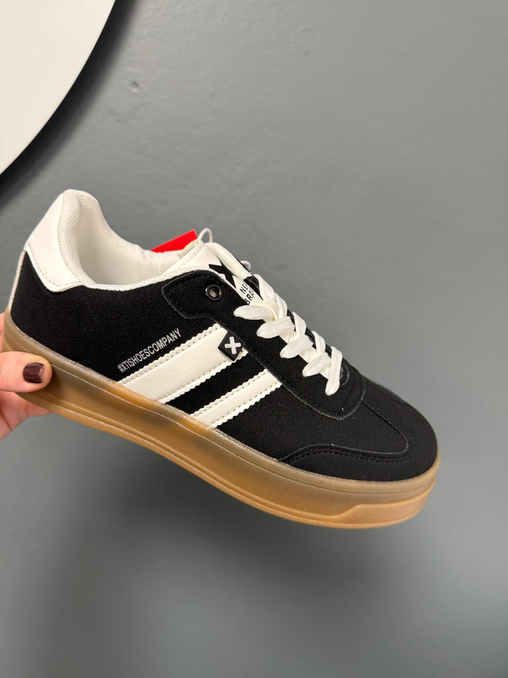Xti Alba Suede Trainers