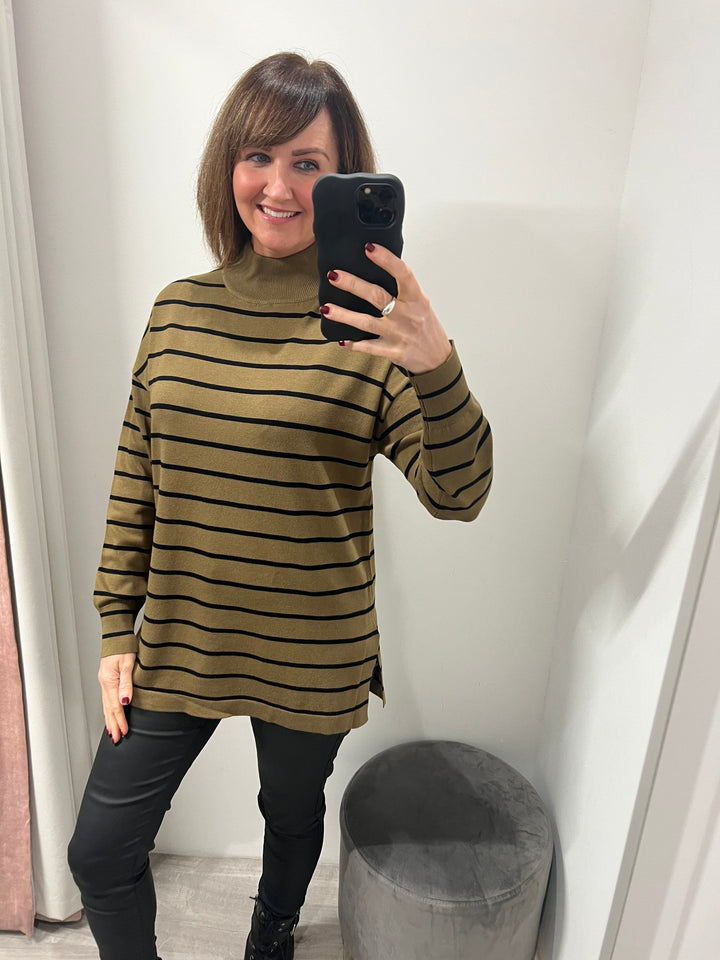 Morla Loose Turtle Neck - Last Size 10