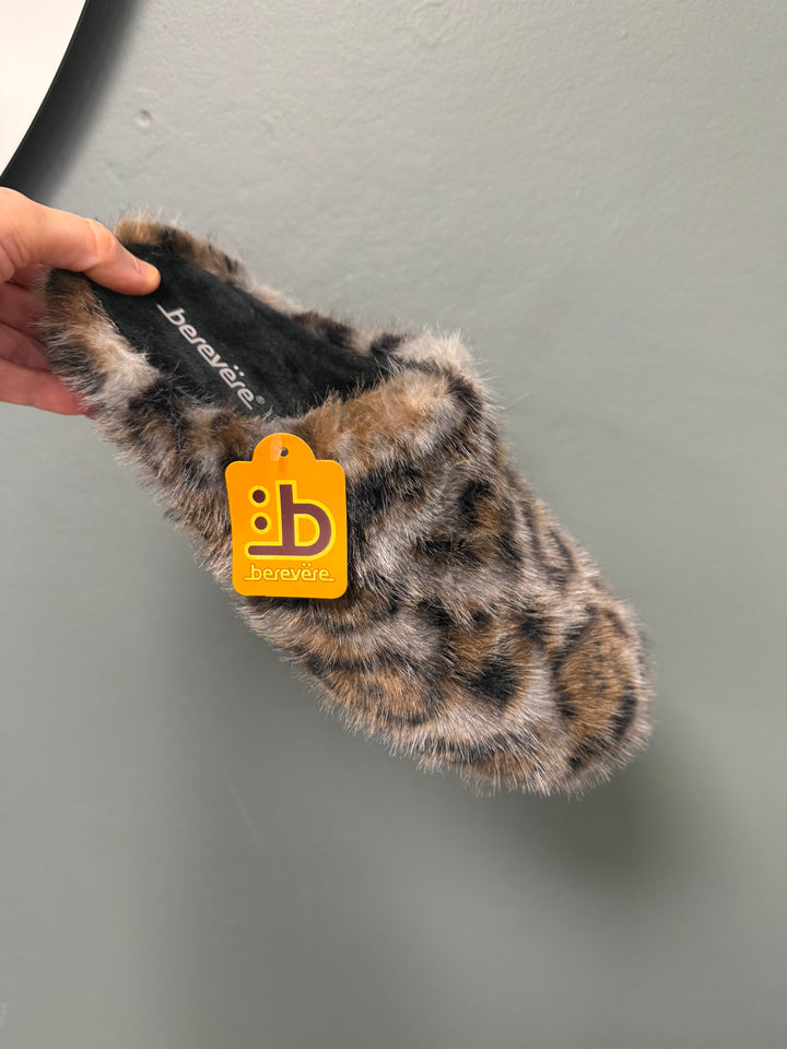 Berevere Slippers - Grey Leopard
