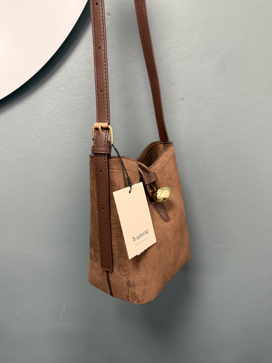 Vuede Bucket Bag