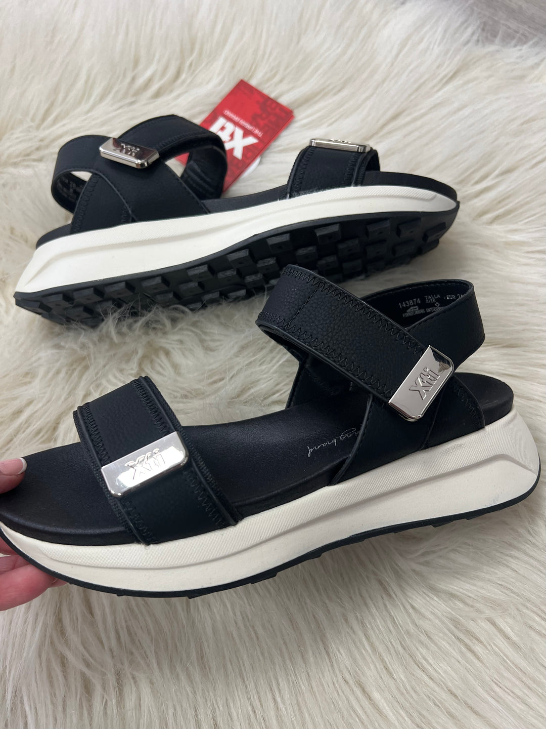 Xti Gabriela Sandals - Black