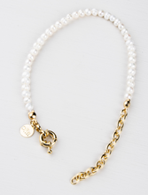 Load image into Gallery viewer, Joslyn Bracelet – Gold Plated/Freshwater Pearl
