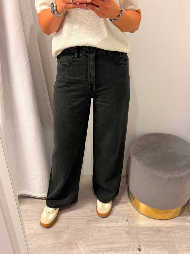 Kimu Belt Jeans - Black