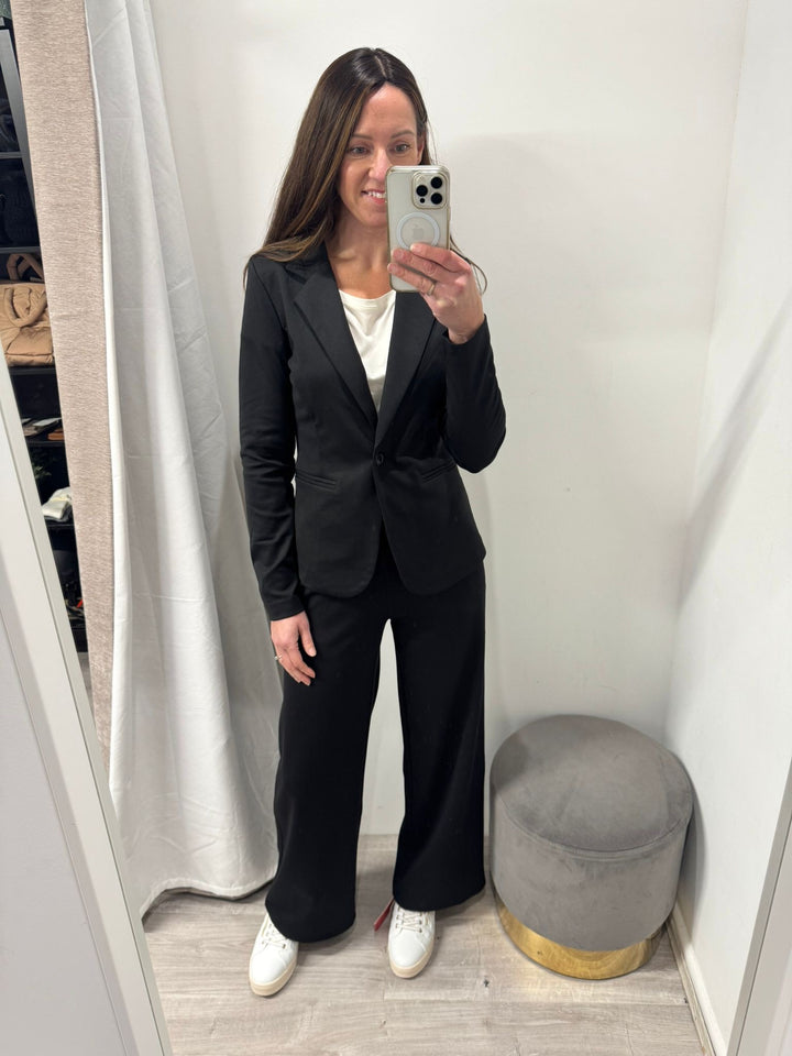 Kate Blazer - Black