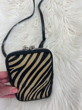 Load image into Gallery viewer, Harlow Phone Pouch - Tiger Print
