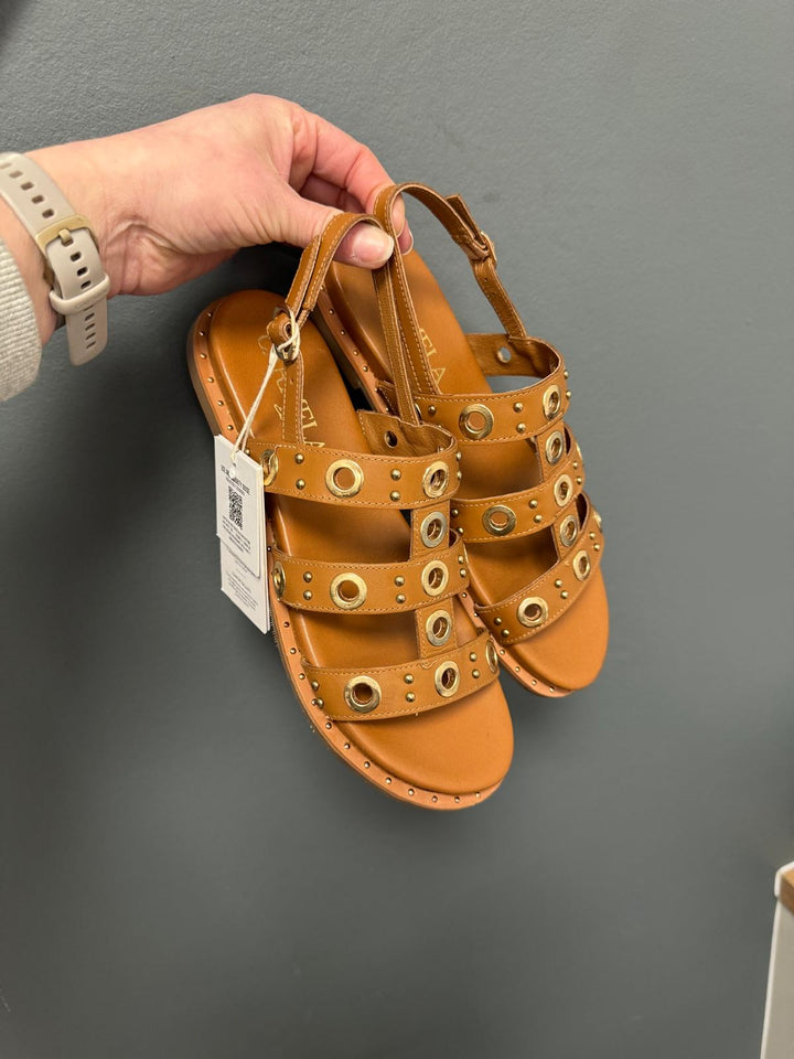 Carmela Daniela Leather Sandals - Tan