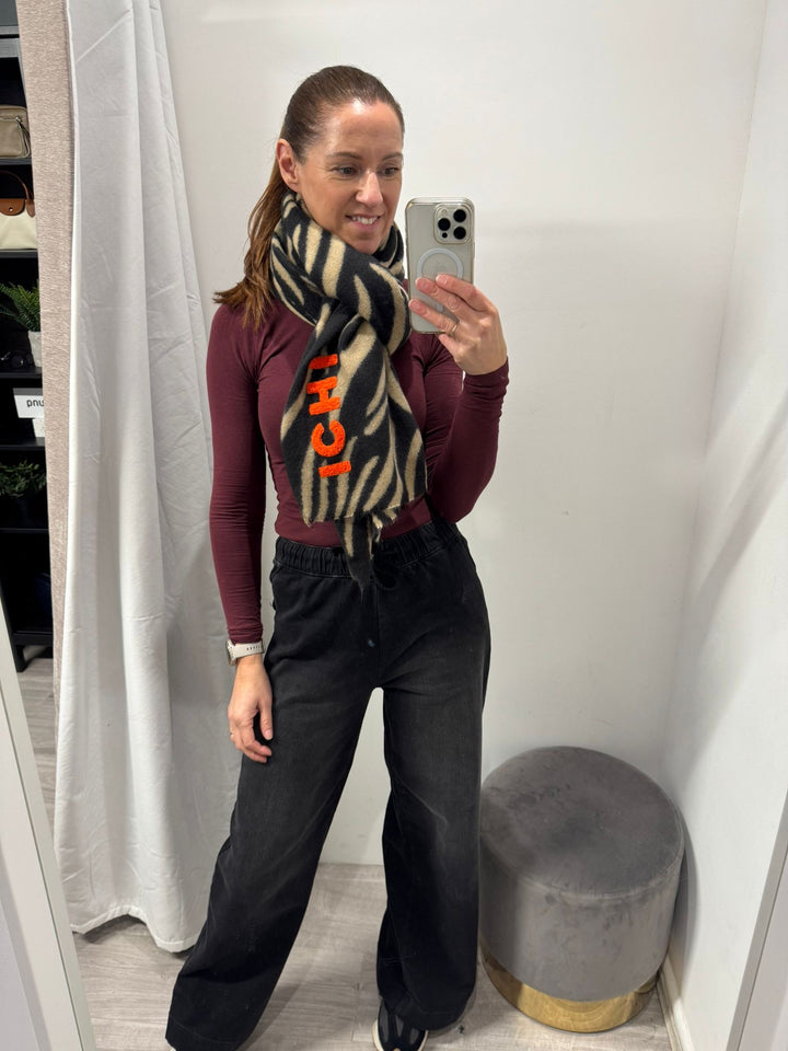 Leanna Scarf