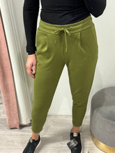 Load image into Gallery viewer, Kate Cropped Pants - Mayfly
