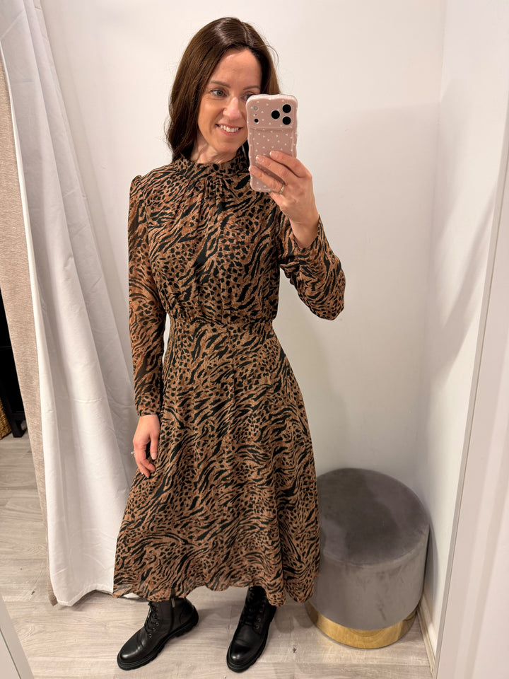 Neve Dress