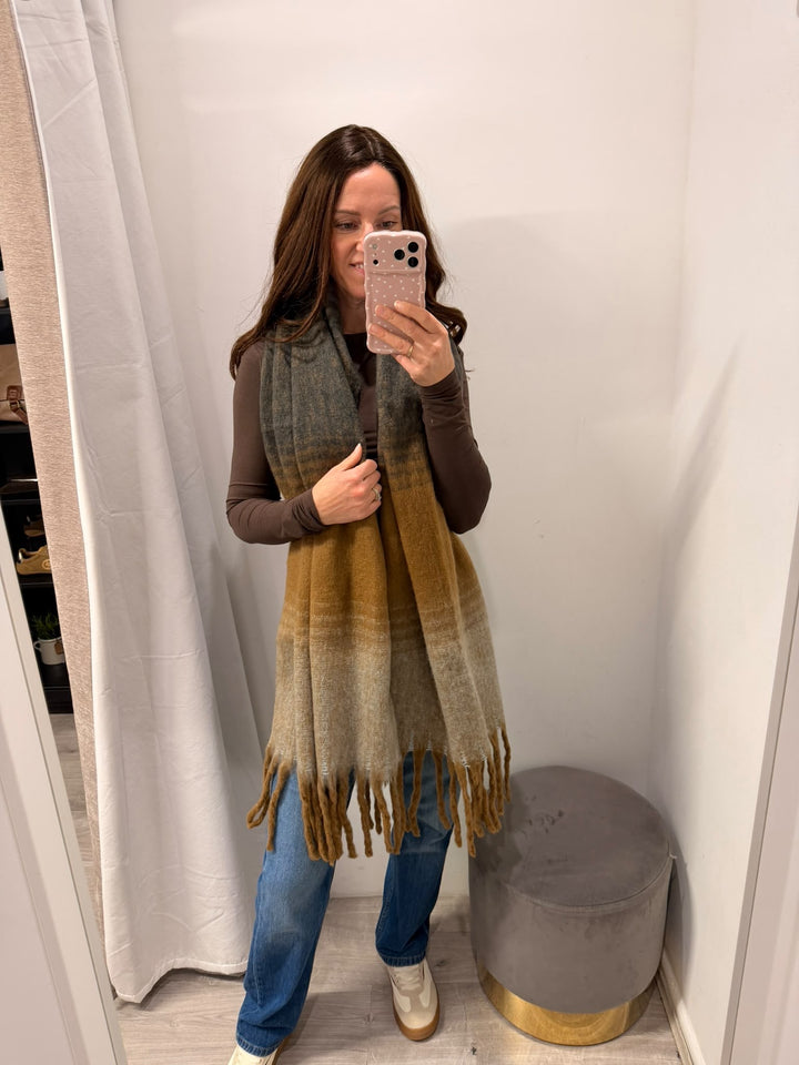 Uma Scarf