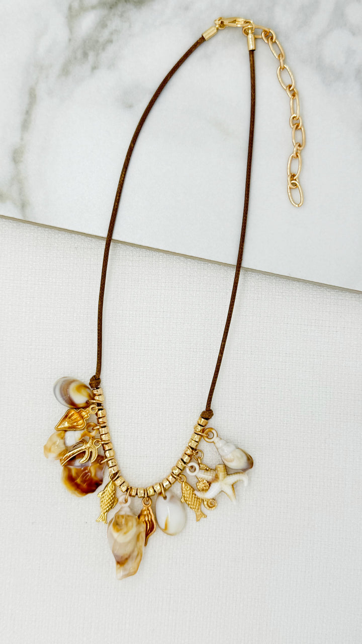Short Necklace with Seashell Pendants