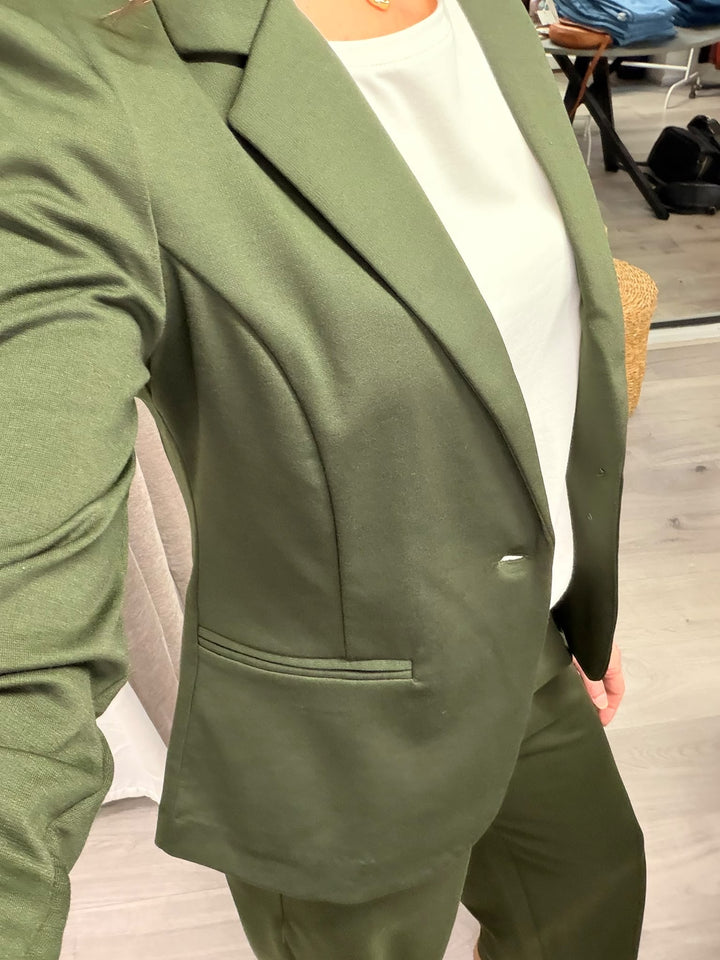 Kate Blazer - Rosin