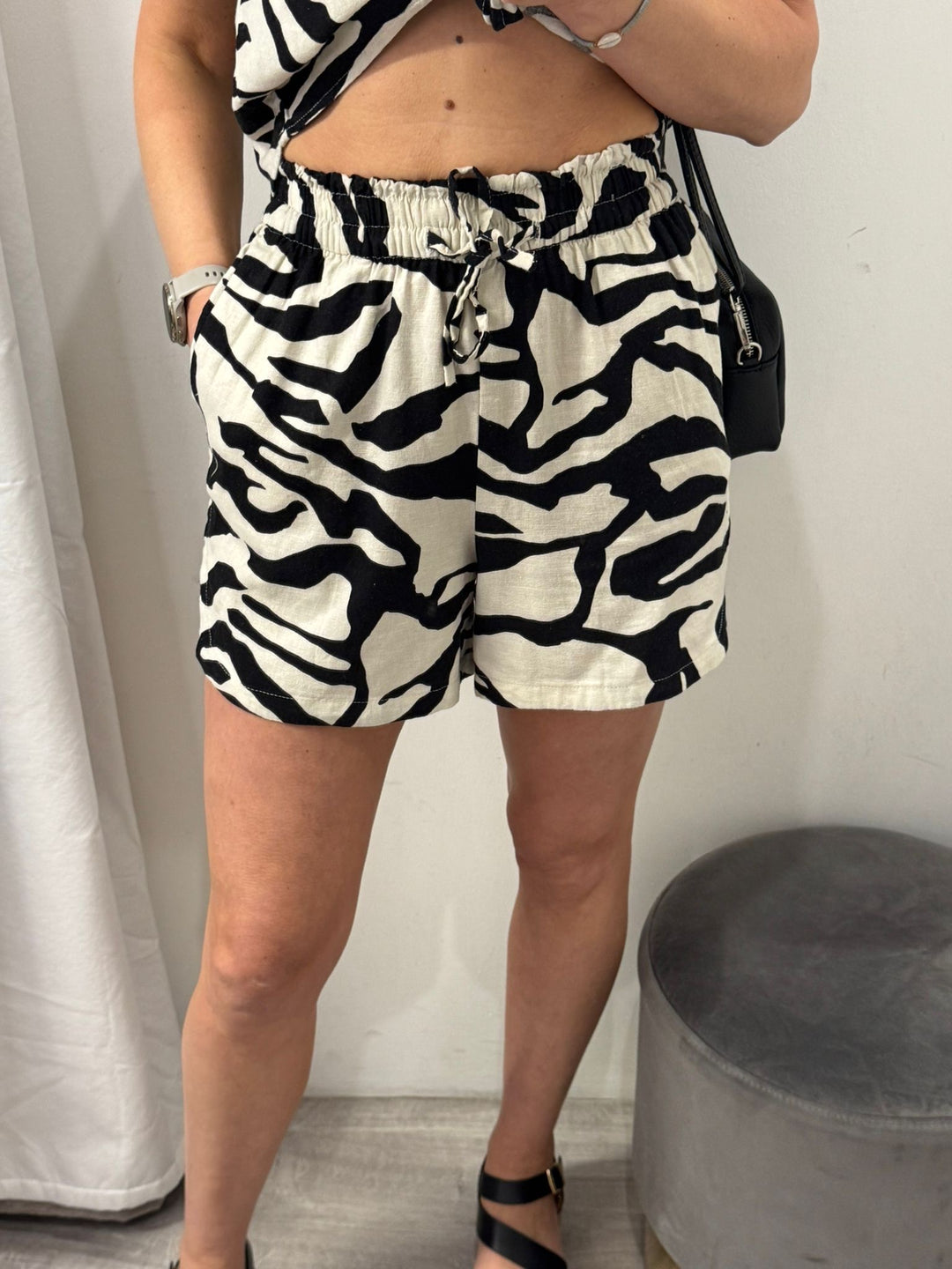 Linno Shorts - Graphic Animal