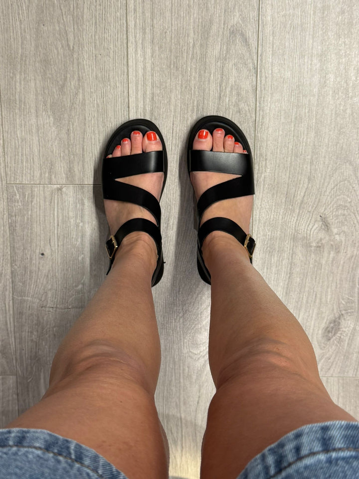 Hana Leather Wedges - Black