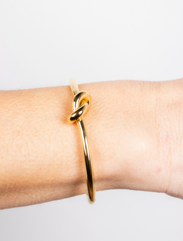 Harlow Knot Bangle - 18k Gold Plated
