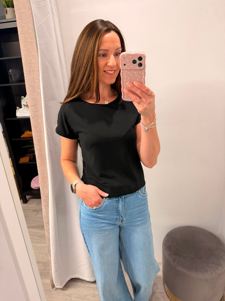 Pamila T-shirt - Black