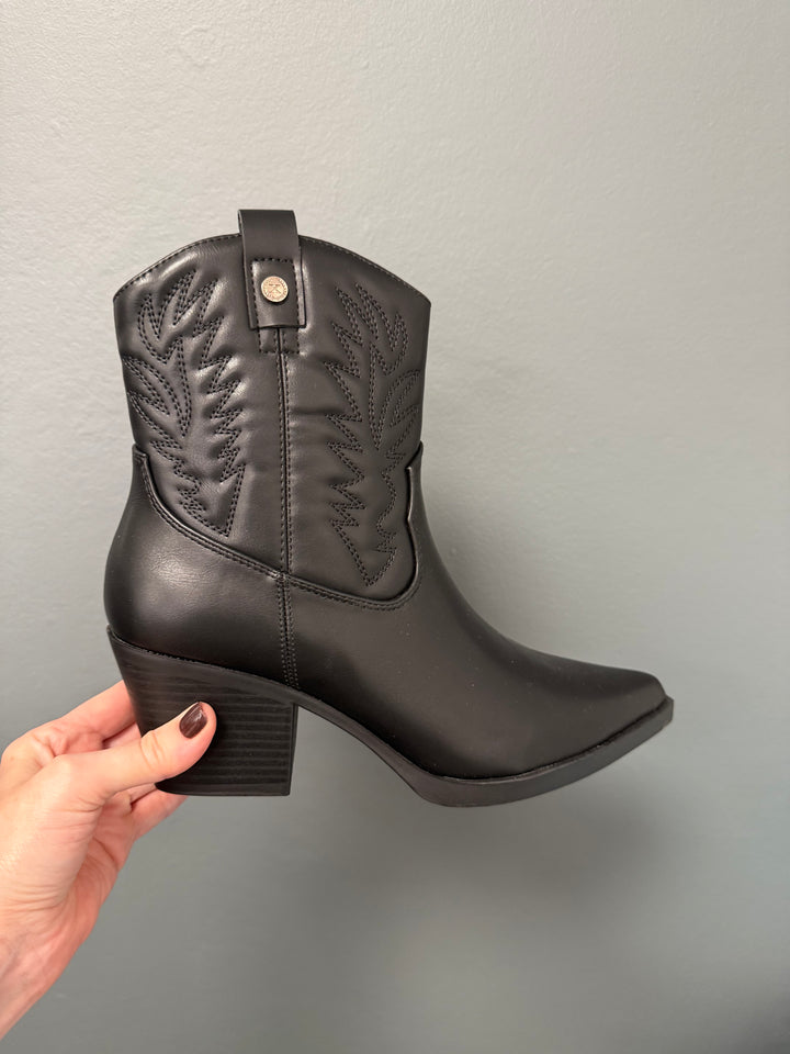 Xti Cowboy Boots