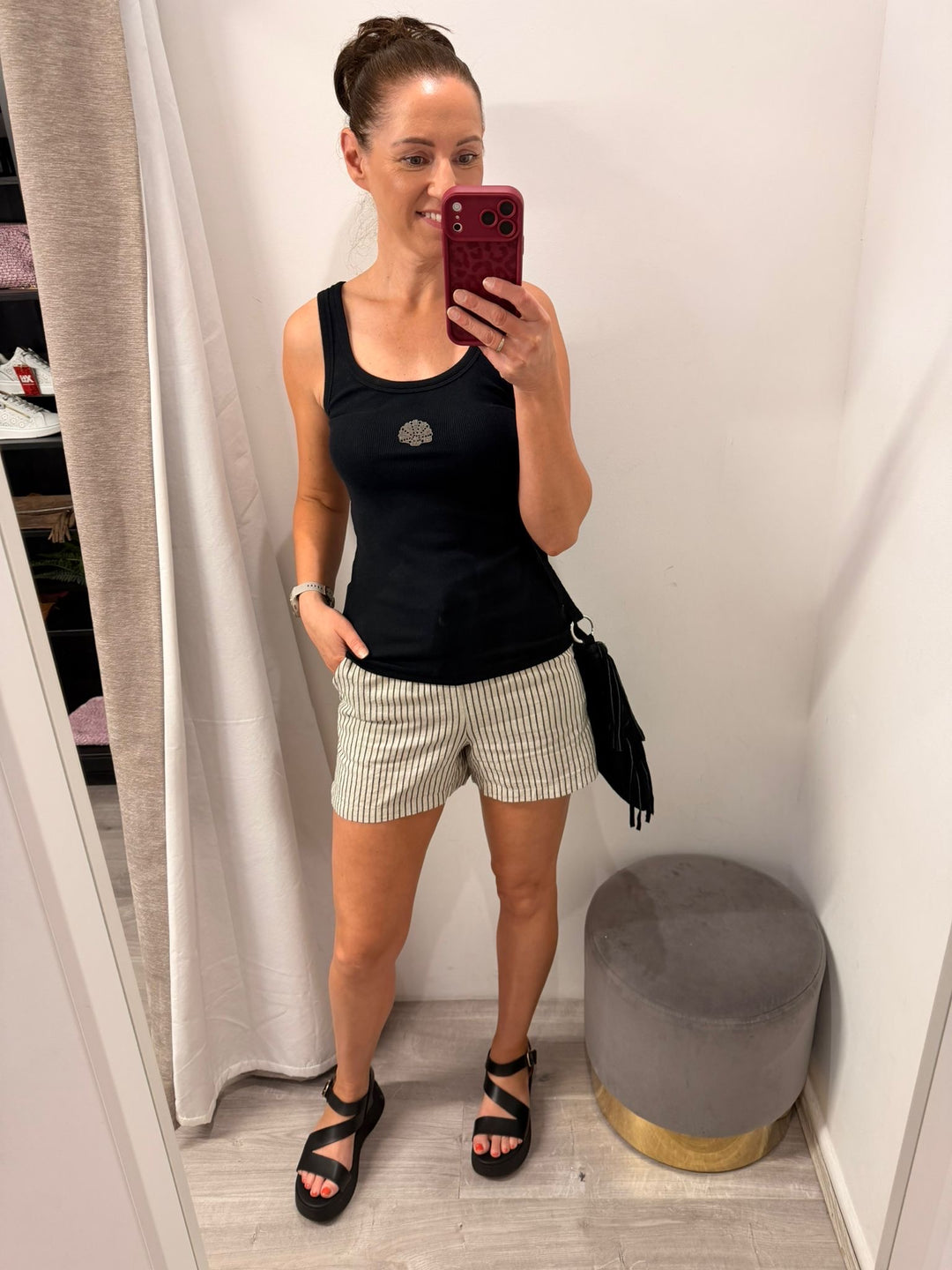 Falakka Shorts - Black Stripe