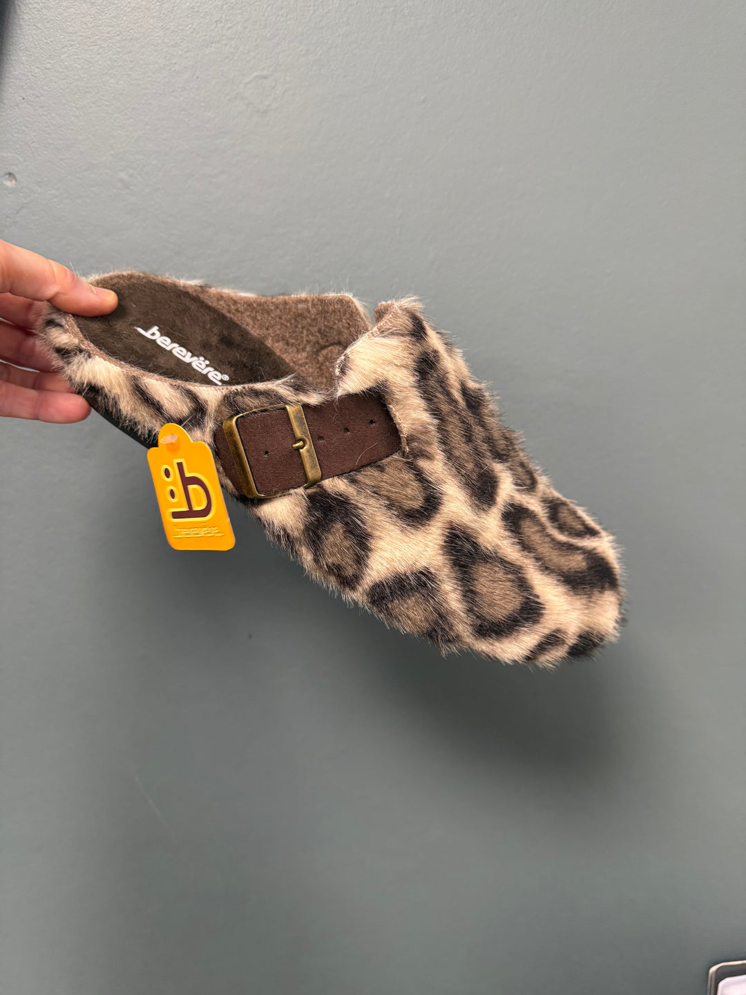 Berevere Slippers - Leopard Buckle