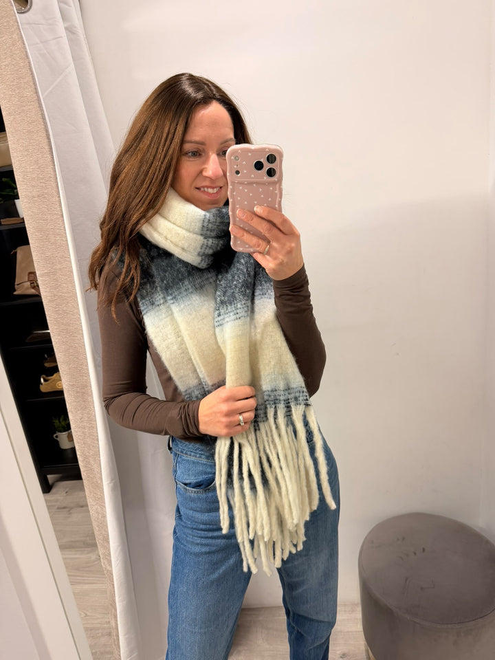 Erica Scarf