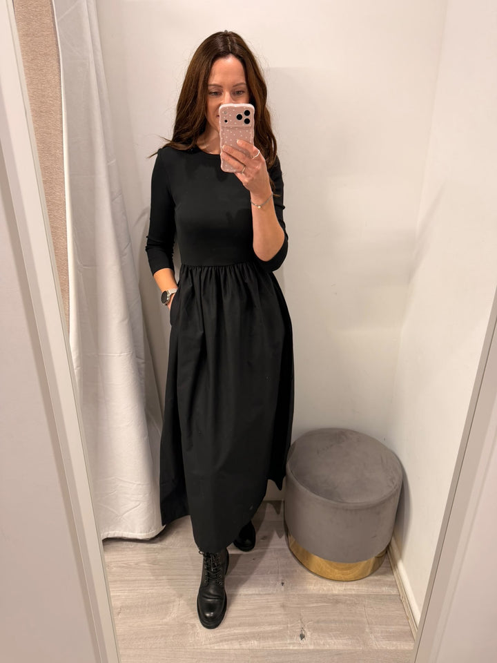 Sunnia Dress