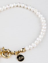 Load image into Gallery viewer, Joslyn Bracelet – Gold Plated/Freshwater Pearl
