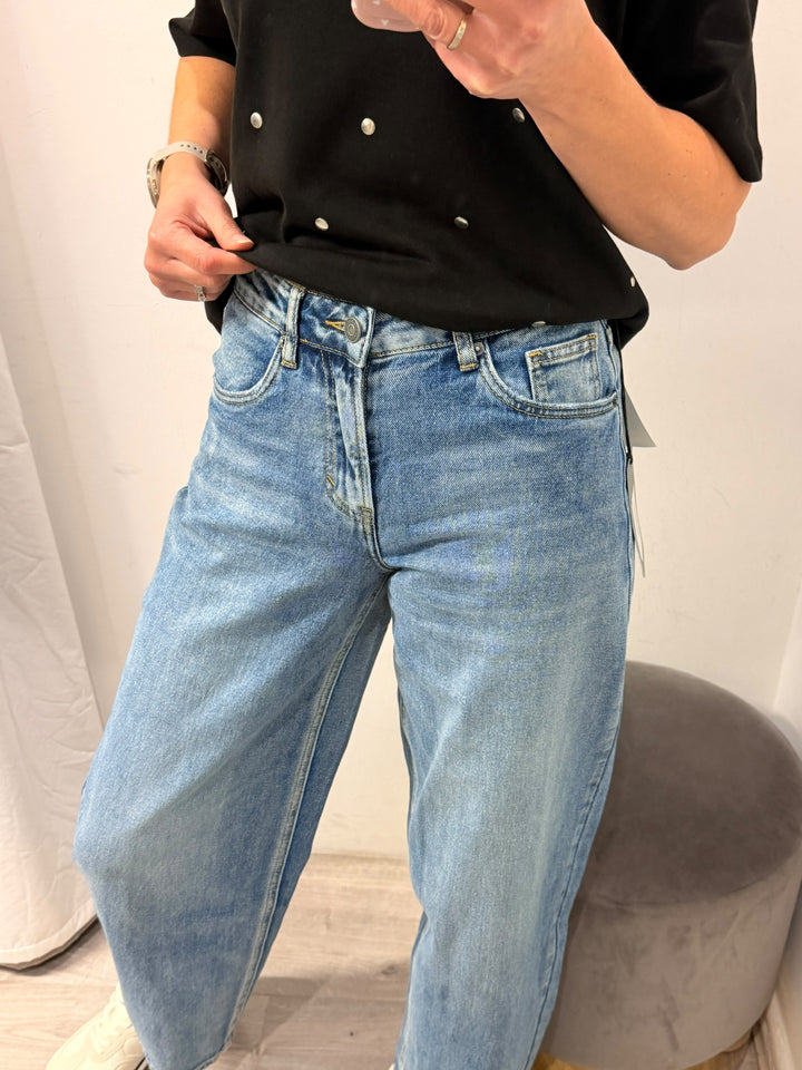 Toxik Barrel Leg Jeans - Mid Wash
