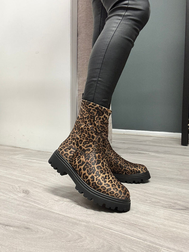Xti Leopard Print Boots