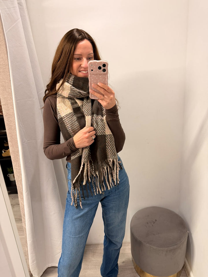 Walvia Scarf