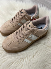 Load image into Gallery viewer, Xti Alba Flatform Trainers - Beige
