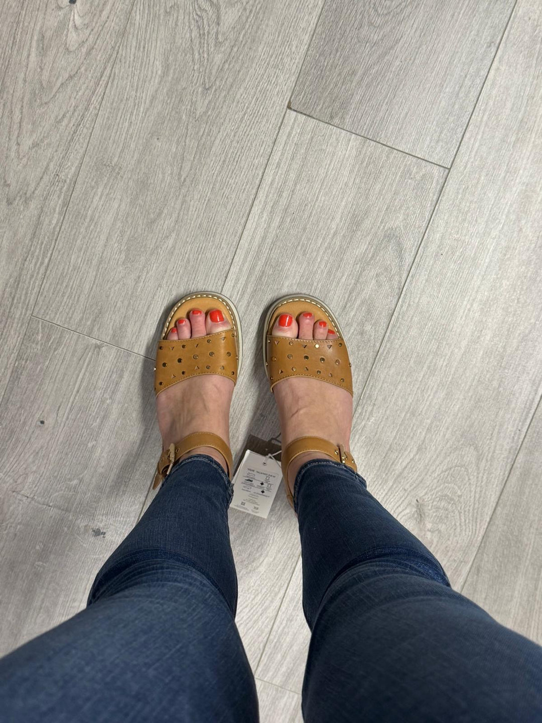 Carmela Sara Leather Wedges
