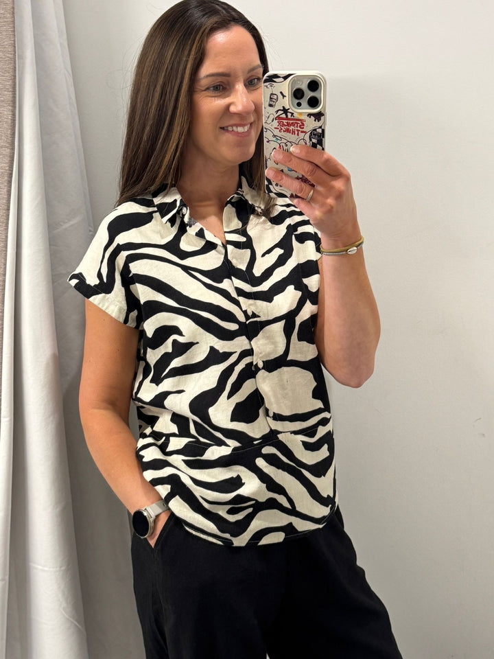 Linno Loose Shirt - Graphic Animal