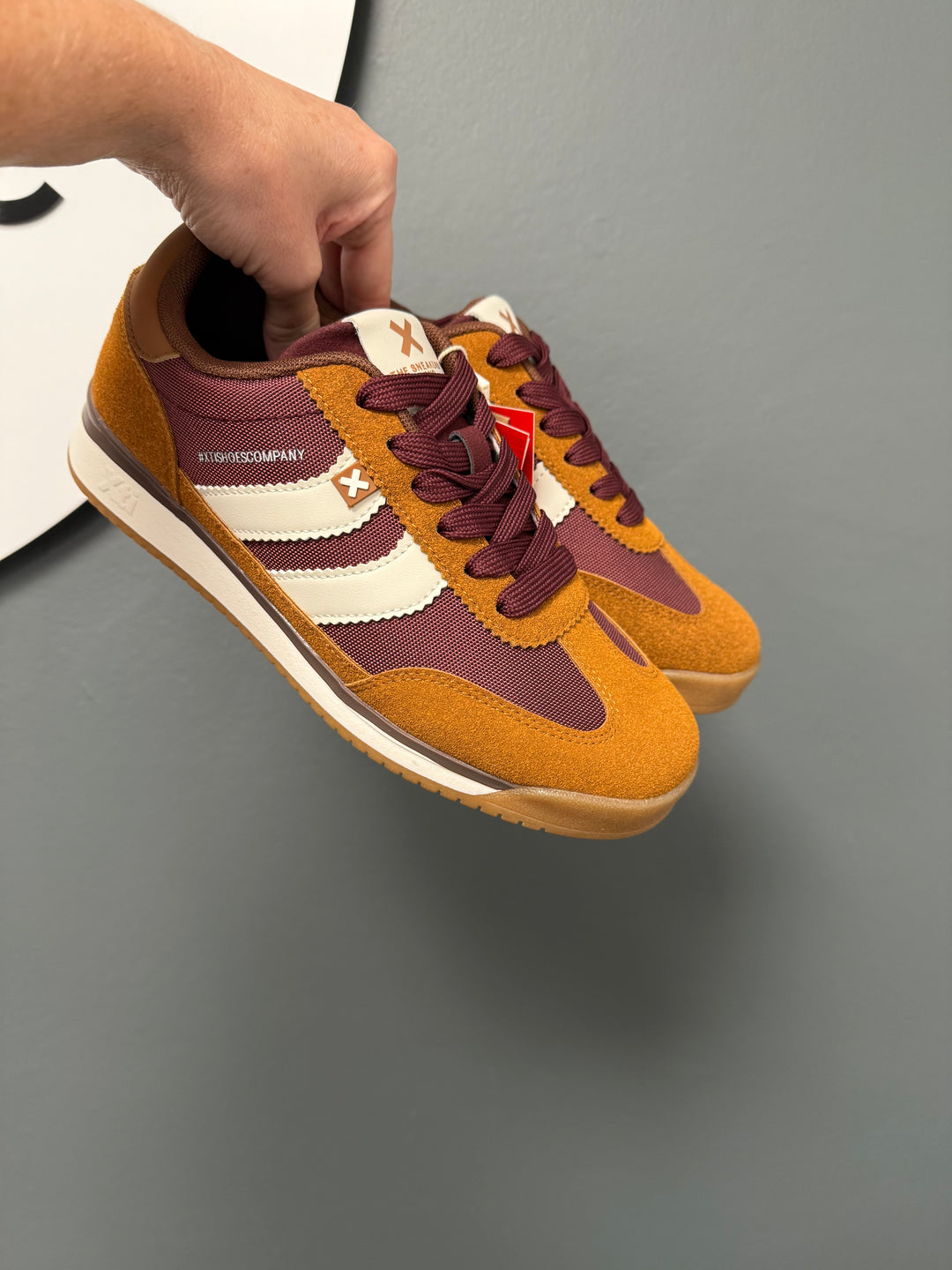 Xti Essie Trainers