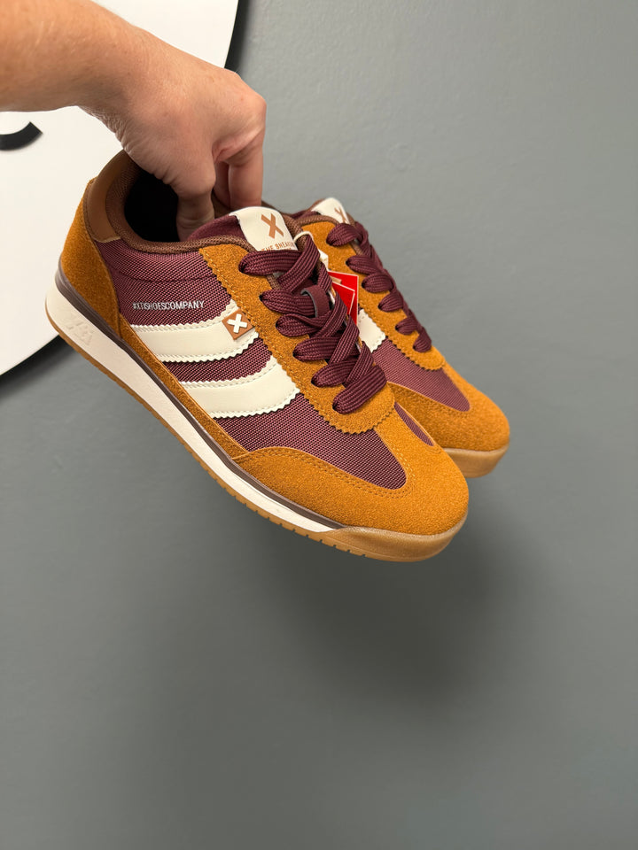 Xti Essie Trainers