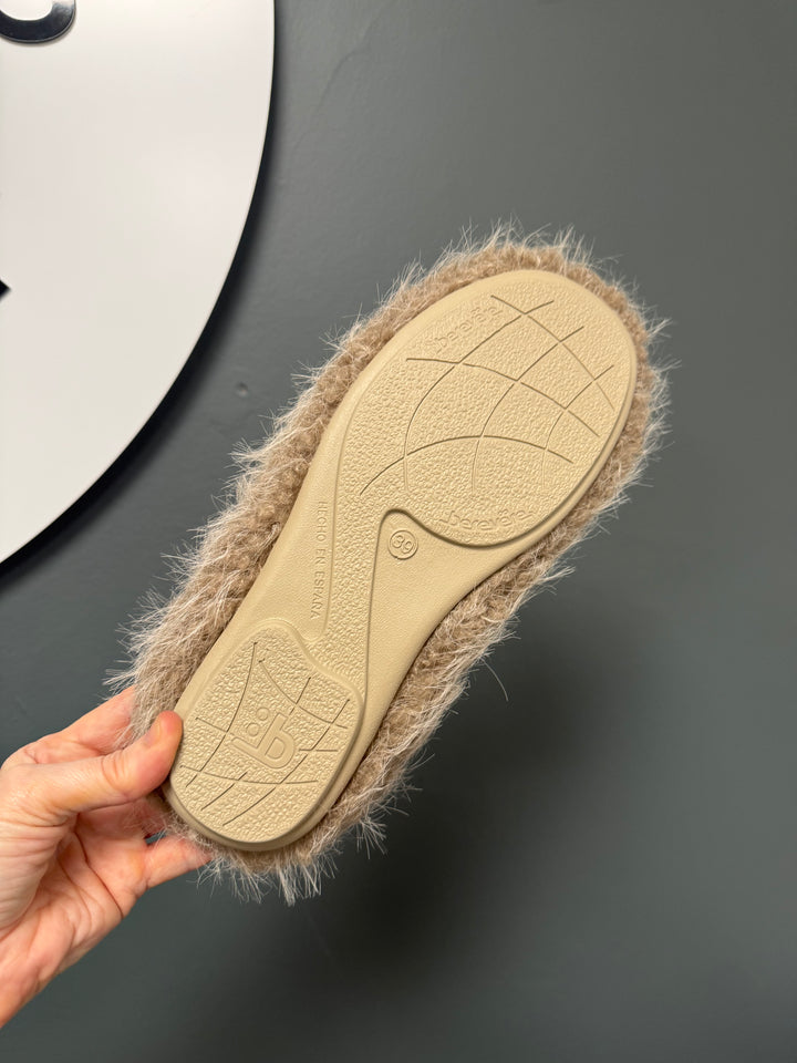 Berevere Slippers - Beige Mohair