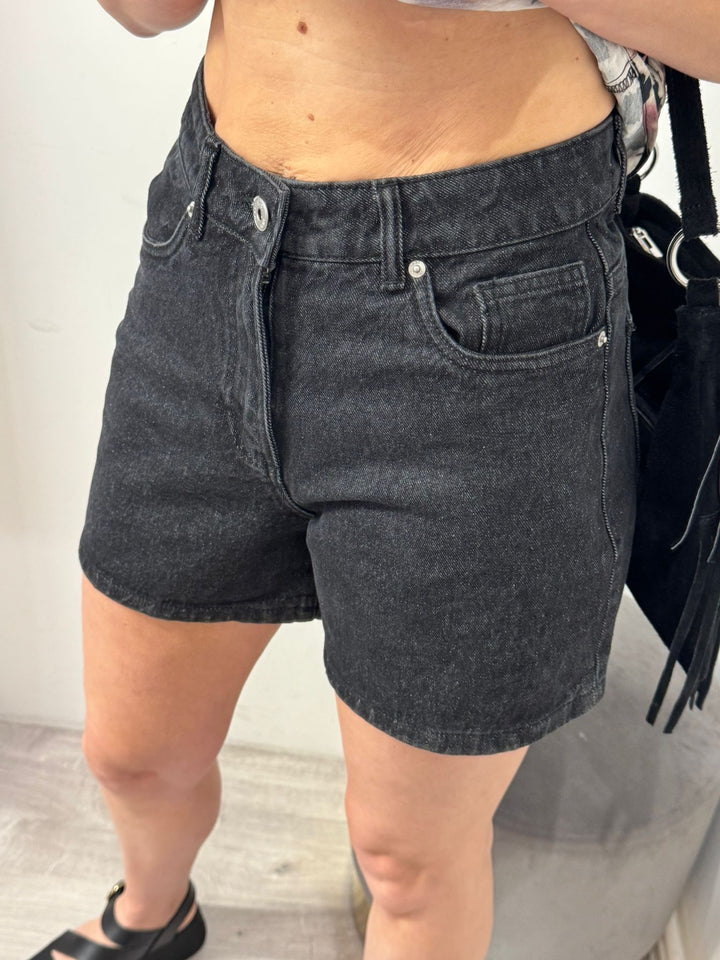 Aveny Shorts - Washed Black