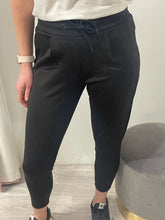 Load image into Gallery viewer, Kate Cropped Pants - Black
