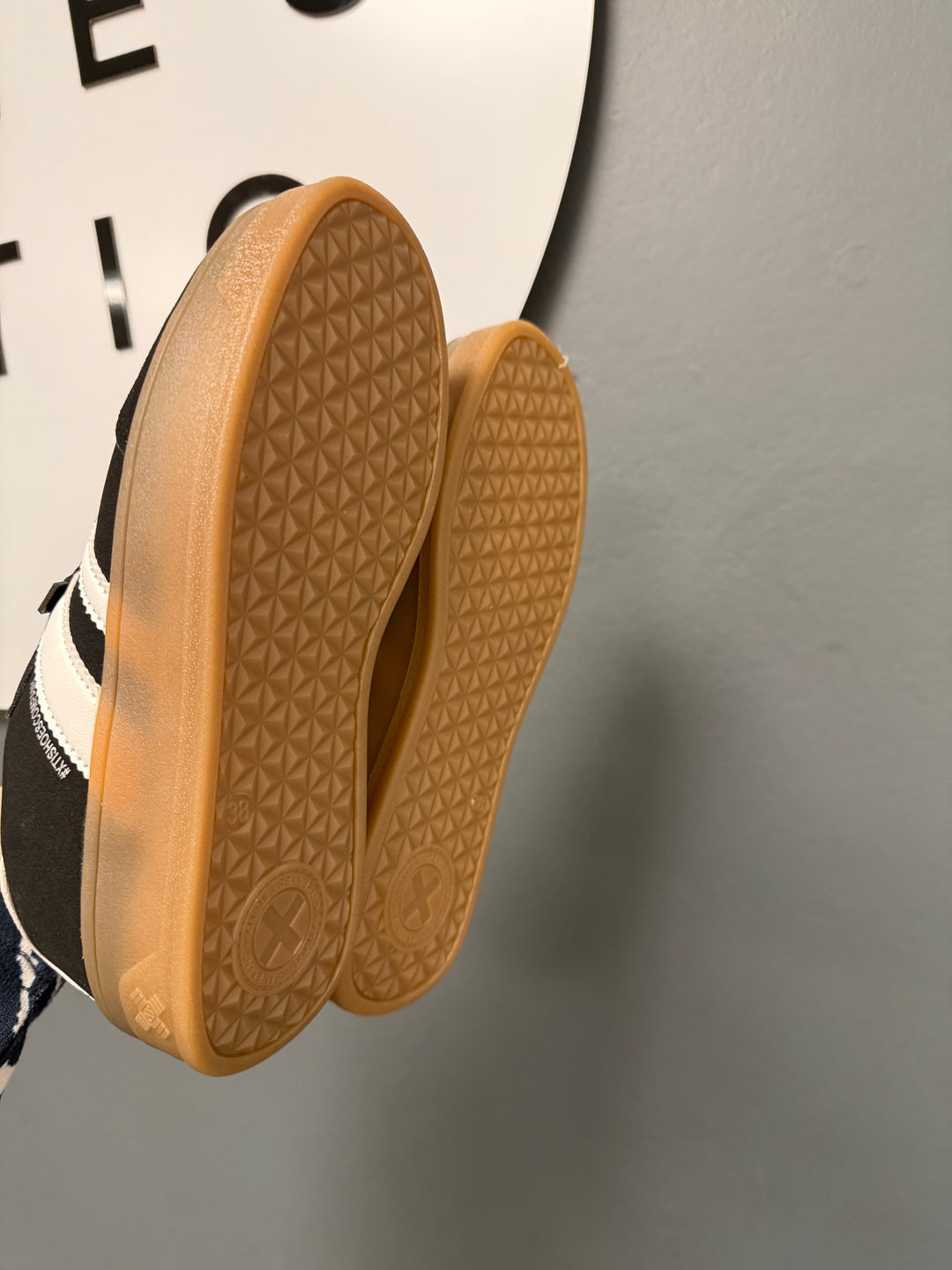 Xti Alba Suede Trainers