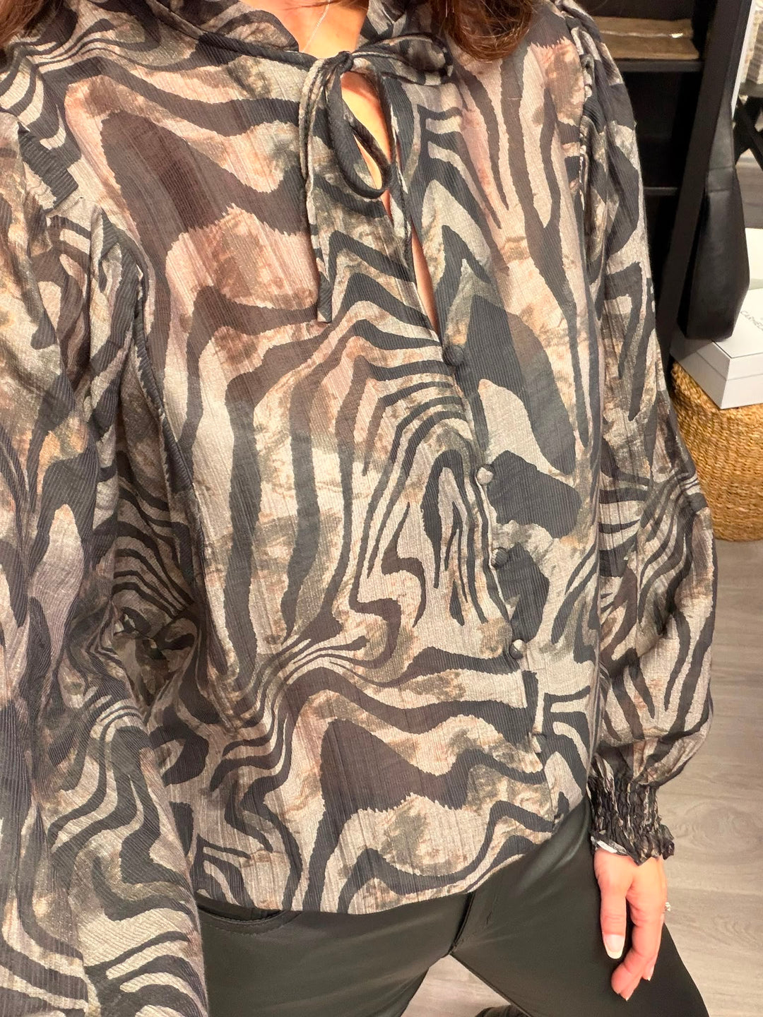 Esita Shirt