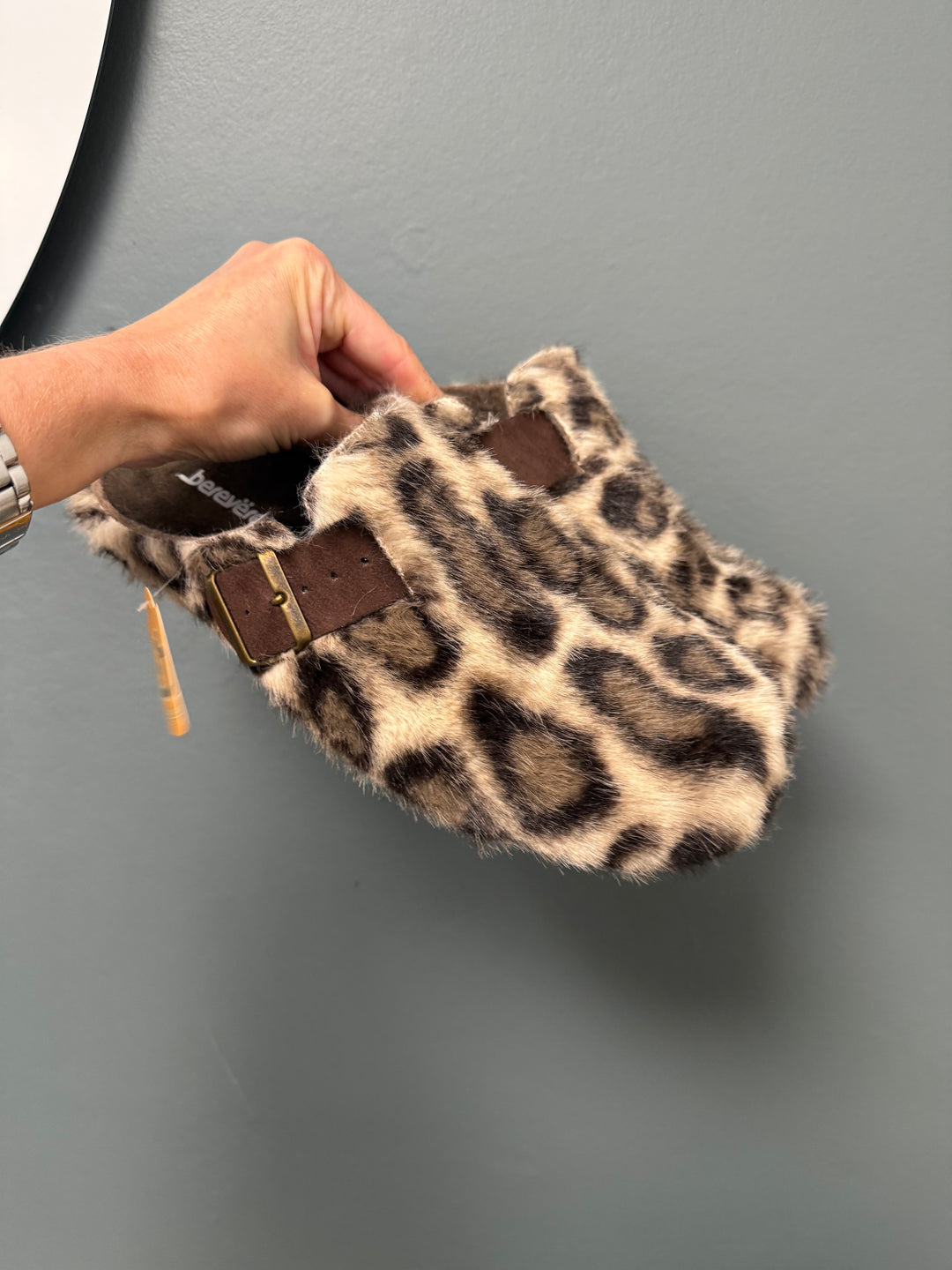 Berevere Slippers - Leopard Buckle