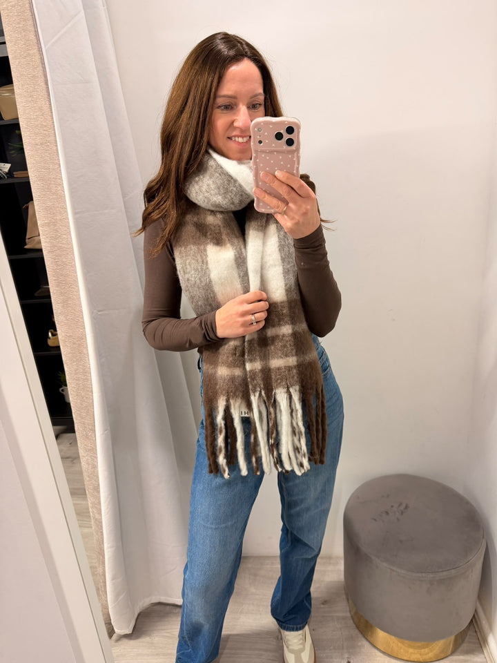 Nora Scarf