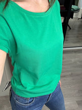 Load image into Gallery viewer, Pamila T-shirt - Jelly Bean
